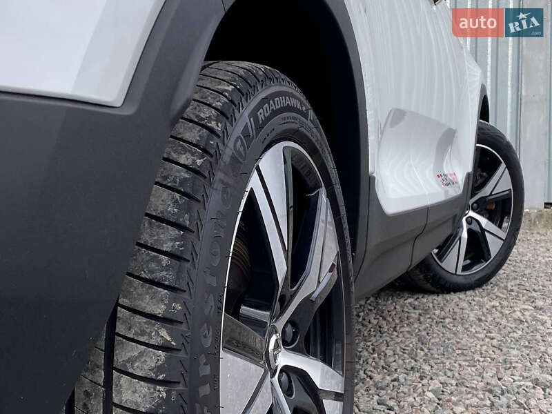 Внедорожник / Кроссовер Volvo XC40 2021 в Самборе