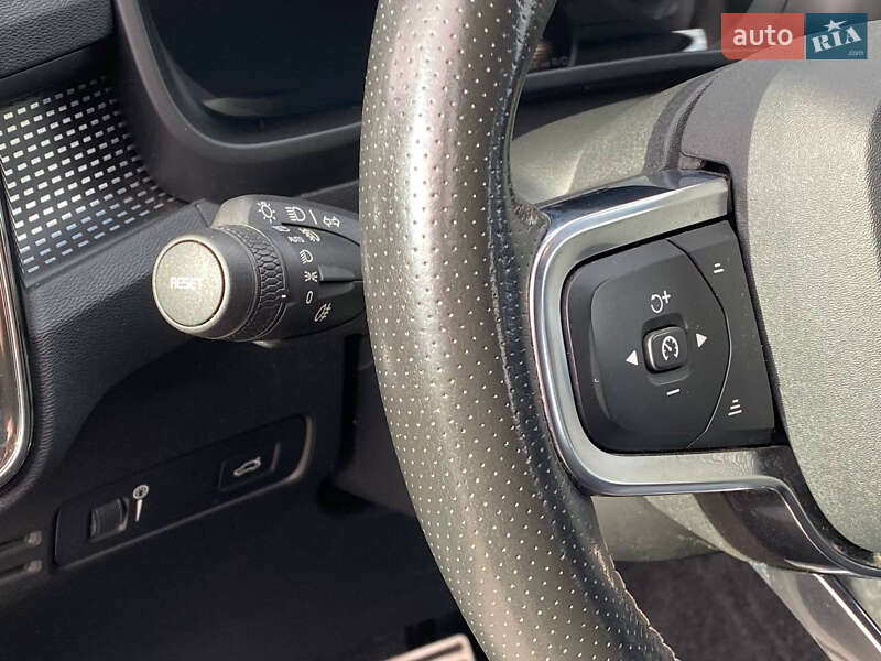 Внедорожник / Кроссовер Volvo XC40 2021 в Самборе