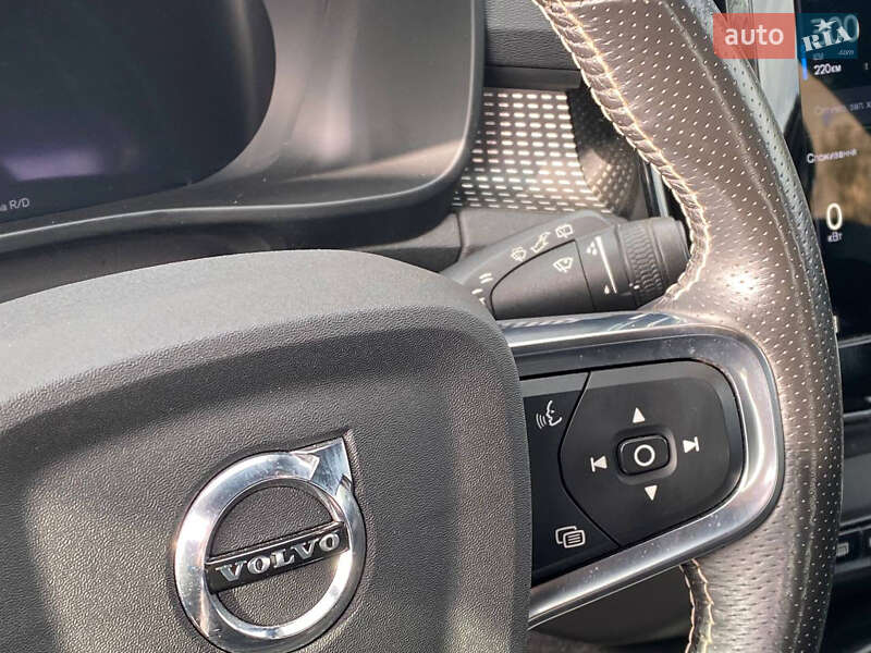 Внедорожник / Кроссовер Volvo XC40 2021 в Самборе