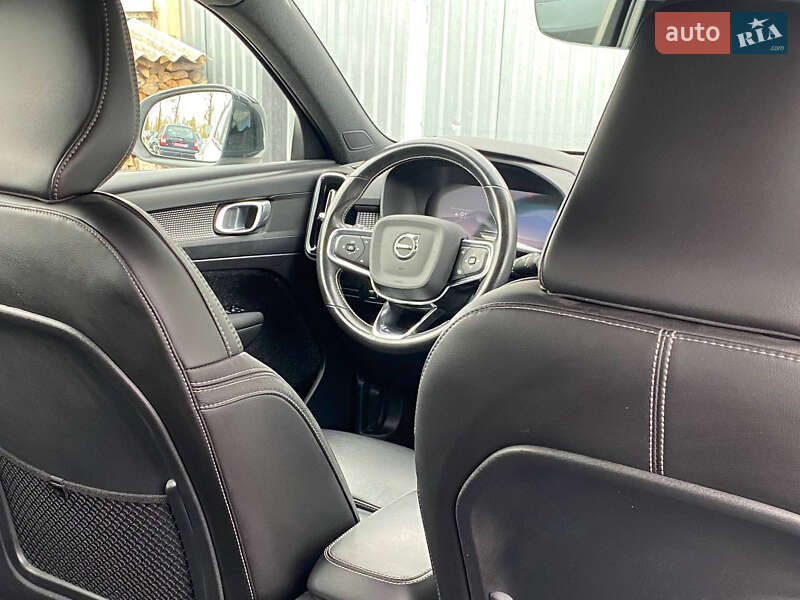 Внедорожник / Кроссовер Volvo XC40 2021 в Самборе