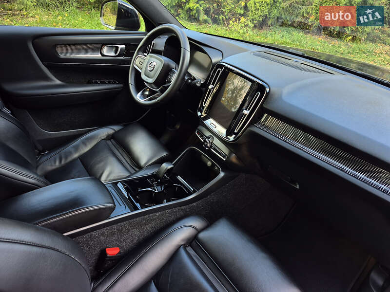 Позашляховик / Кросовер Volvo XC40 2021 в Львові