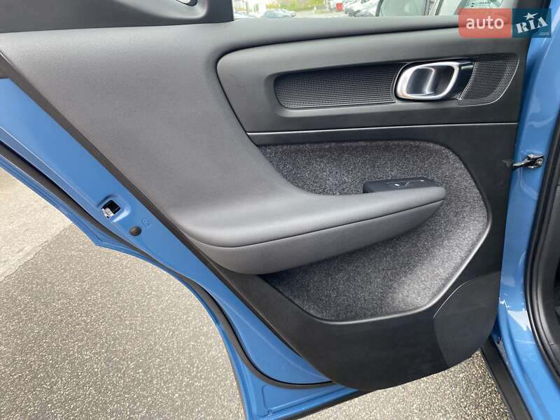 Внедорожник / Кроссовер Volvo XC40 2023 в Киеве фото 10 Внедорожник / Кроссовер Volvo XC40 2023 в Киеве