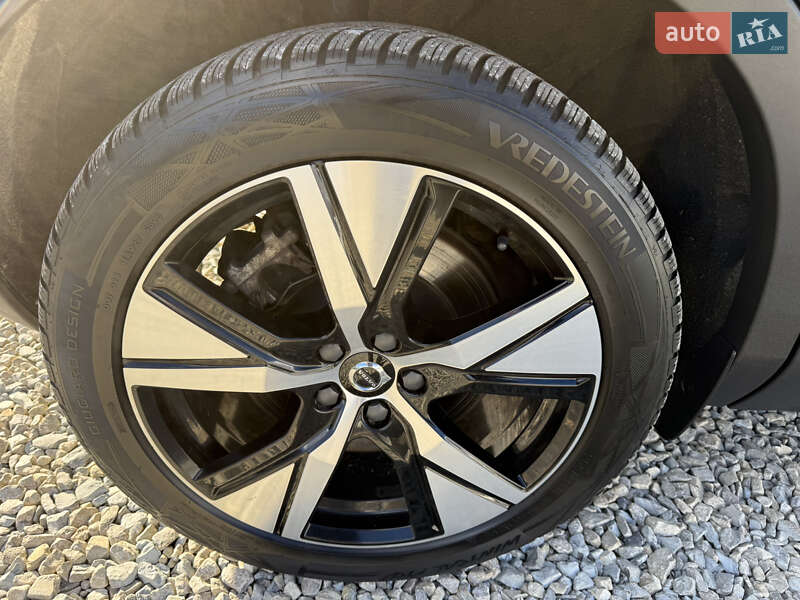 Внедорожник / Кроссовер Volvo XC40 2020 в Коломые