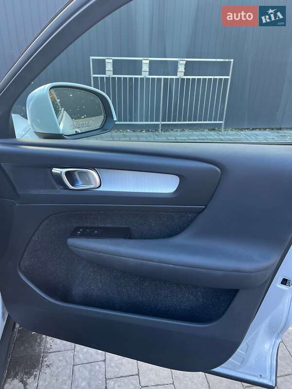 Внедорожник / Кроссовер Volvo XC40 2020 в Ивано-Франковске