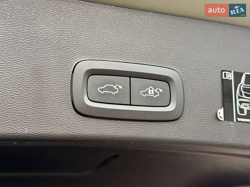 Внедорожник / Кроссовер Volvo XC40 2021 в Киеве фото 25 Внедорожник / Кроссовер Volvo XC40 2021 в Киеве