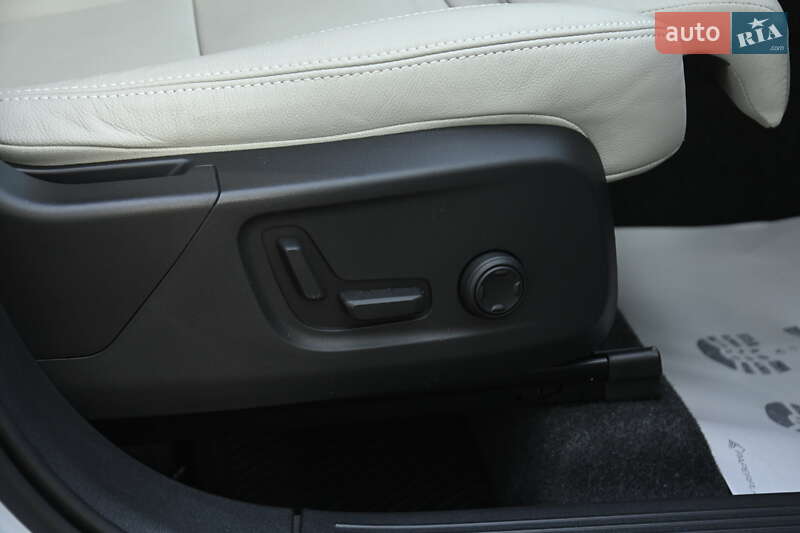 Позашляховик / Кросовер Volvo XC40 2024 в Бердичеві