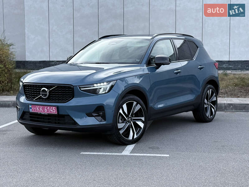 Внедорожник / Кроссовер Volvo XC40 2024 в Киеве