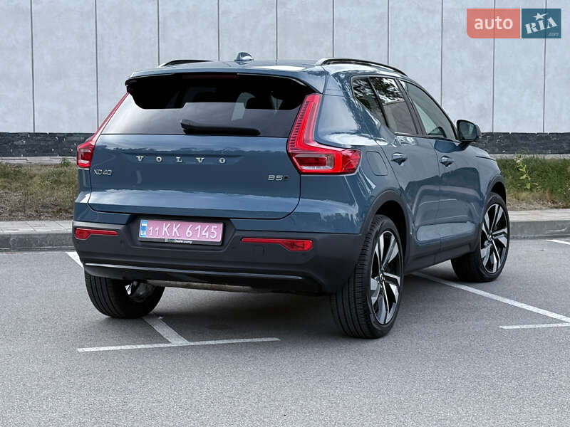 Внедорожник / Кроссовер Volvo XC40 2024 в Киеве