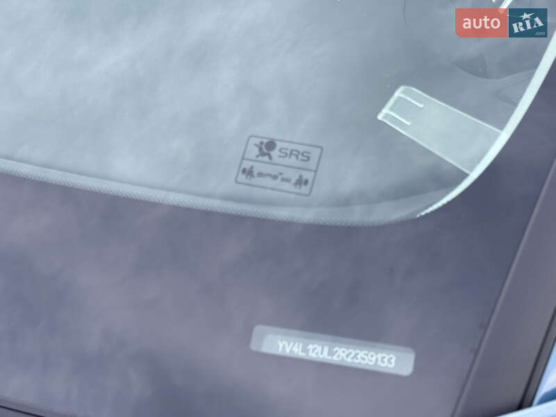 Внедорожник / Кроссовер Volvo XC40 2024 в Киеве