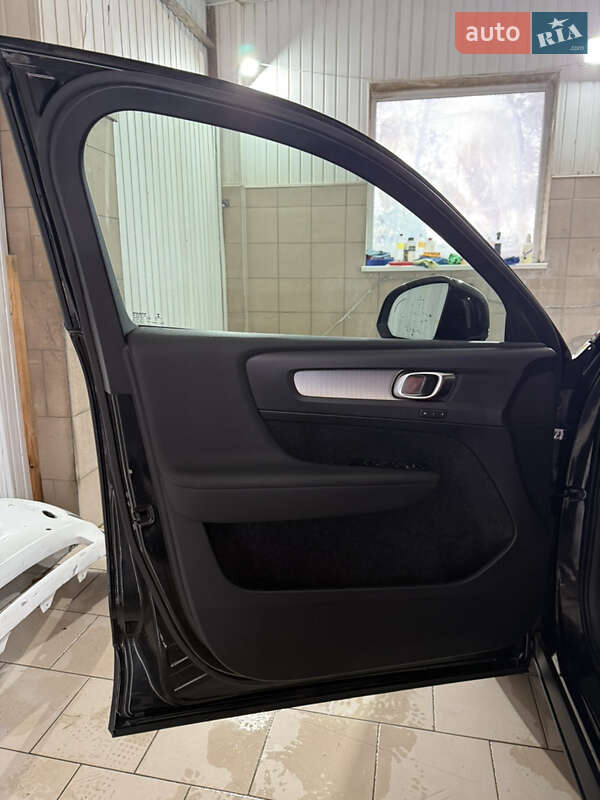 Внедорожник / Кроссовер Volvo XC40 2018 в Львове