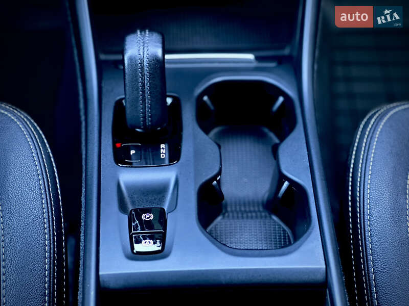 Позашляховик / Кросовер Volvo XC40 2020 в Києві фото 25 Позашляховик / Кросовер Volvo XC40 2020 в Києві