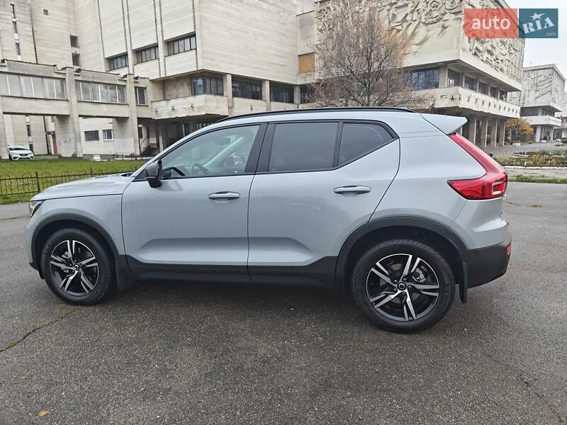 Позашляховик / Кросовер Volvo XC40 2025 в Києві