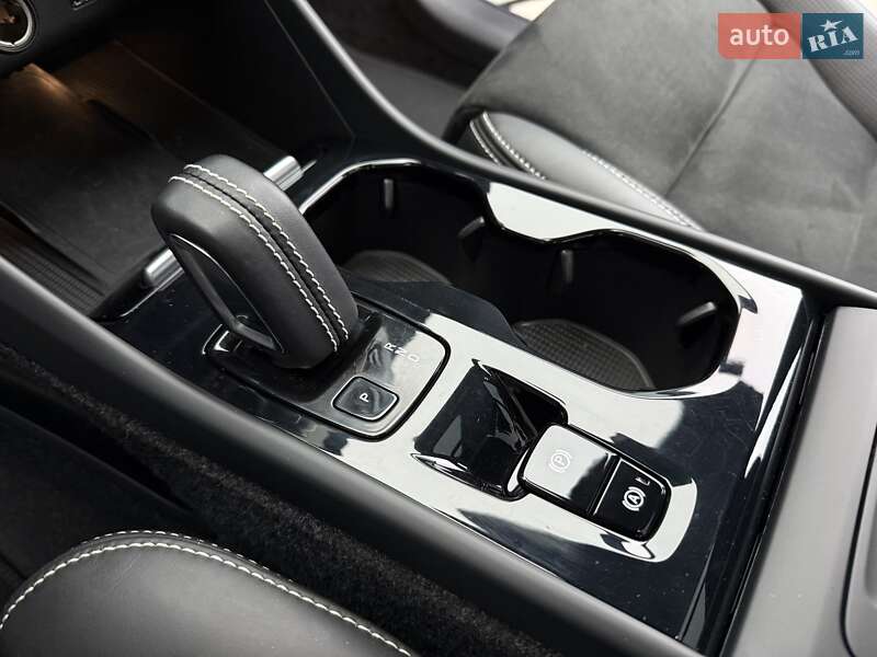 Внедорожник / Кроссовер Volvo XC40 2019 в Днепре фото 26 Внедорожник / Кроссовер Volvo XC40 2019 в Днепре