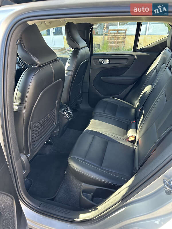 Позашляховик / Кросовер Volvo XC40 2018 в Вишгороді фото 6 Позашляховик / Кросовер Volvo XC40 2018 в Вишгороді