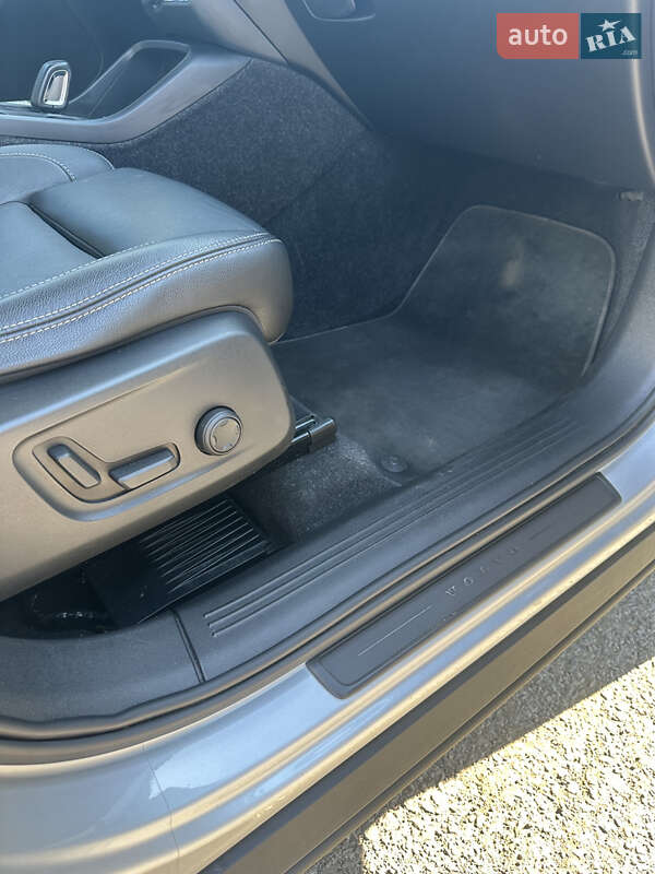 Позашляховик / Кросовер Volvo XC40 2018 в Вишгороді фото 12 Позашляховик / Кросовер Volvo XC40 2018 в Вишгороді