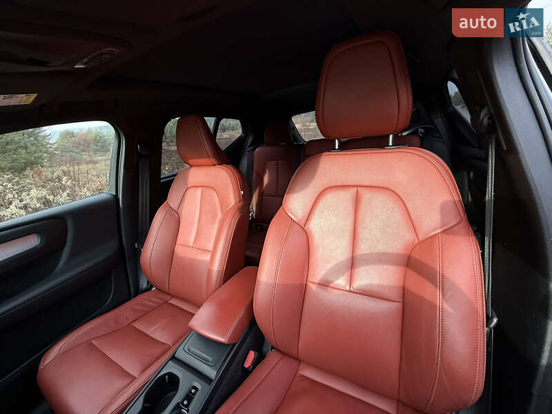 Внедорожник / Кроссовер Volvo XC40 2018 в Новояворовске