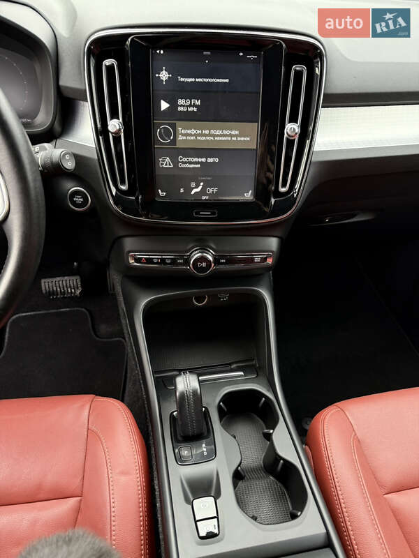 Внедорожник / Кроссовер Volvo XC40 2018 в Новояворовске