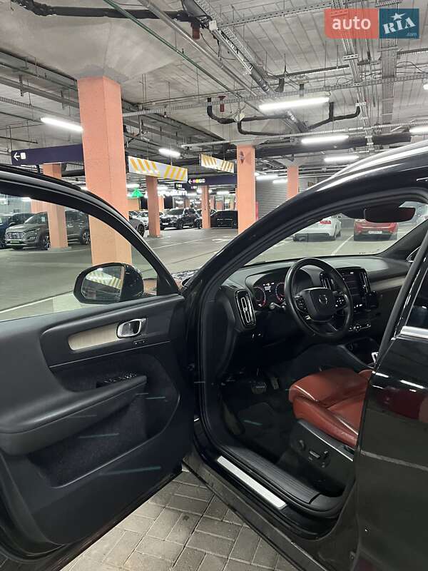 Внедорожник / Кроссовер Volvo XC40 2018 в Киеве