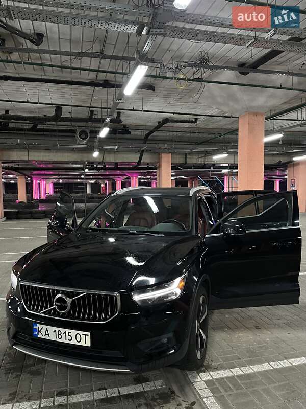 Внедорожник / Кроссовер Volvo XC40 2018 в Киеве