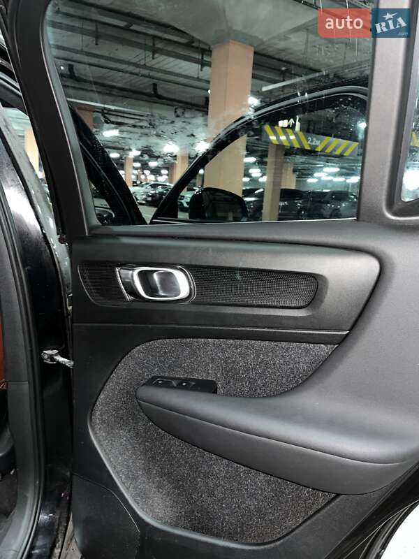 Внедорожник / Кроссовер Volvo XC40 2018 в Киеве