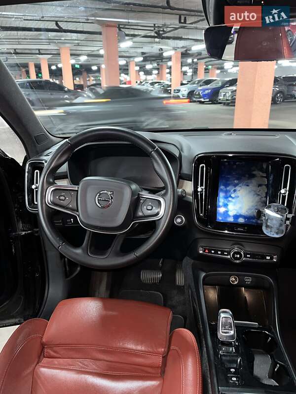 Внедорожник / Кроссовер Volvo XC40 2018 в Киеве