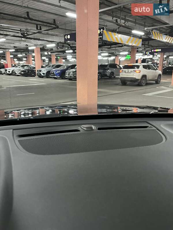 Внедорожник / Кроссовер Volvo XC40 2018 в Киеве