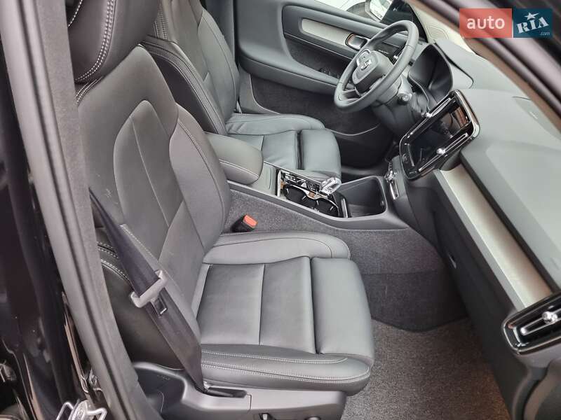 Позашляховик / Кросовер Volvo XC40 2024 в Полтаві