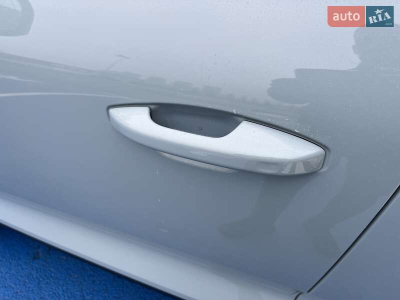 Внедорожник / Кроссовер Volvo XC40 2018 в Киеве