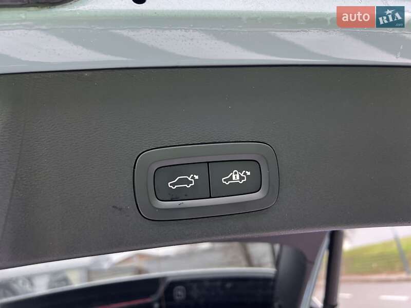 Внедорожник / Кроссовер Volvo XC40 2018 в Киеве