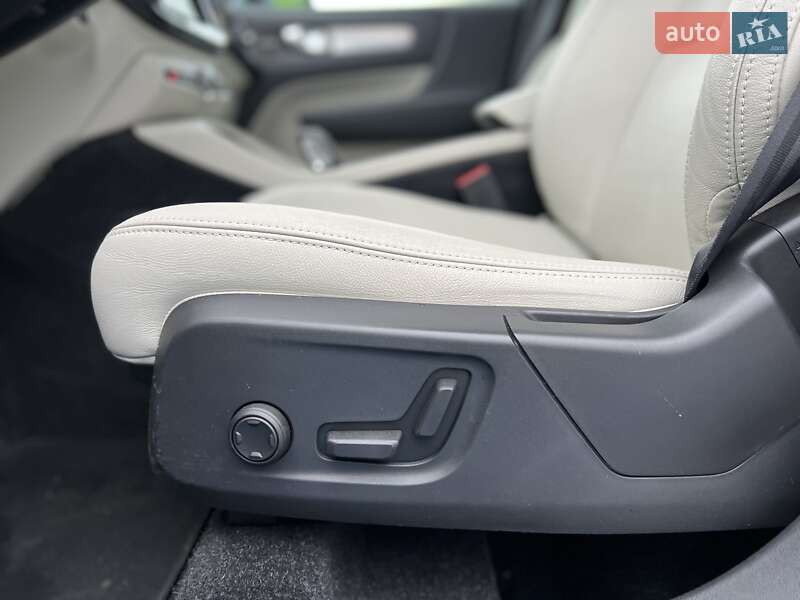 Внедорожник / Кроссовер Volvo XC40 2018 в Киеве