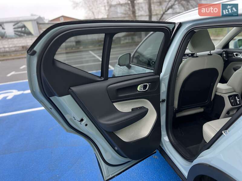 Внедорожник / Кроссовер Volvo XC40 2018 в Киеве