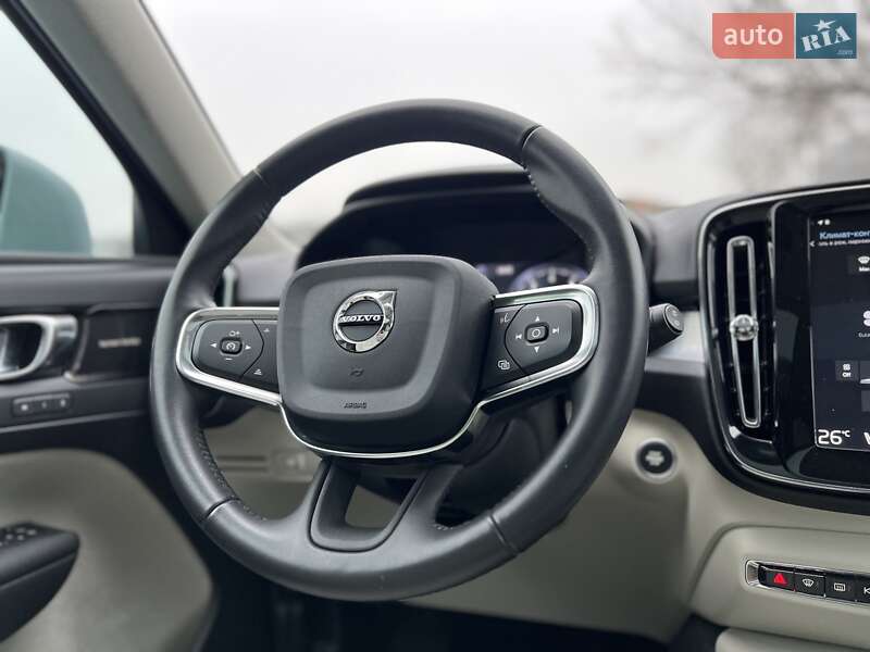 Внедорожник / Кроссовер Volvo XC40 2018 в Киеве