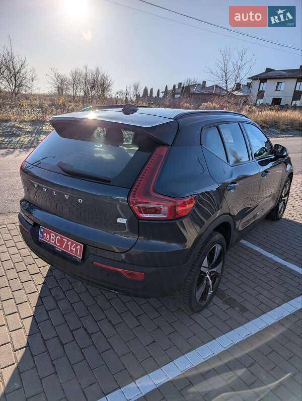 Внедорожник / Кроссовер Volvo XC40 2021 в Ровно