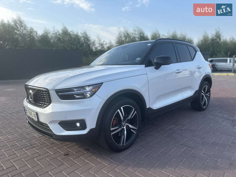 Внедорожник / Кроссовер Volvo XC40 2019 в Ровно