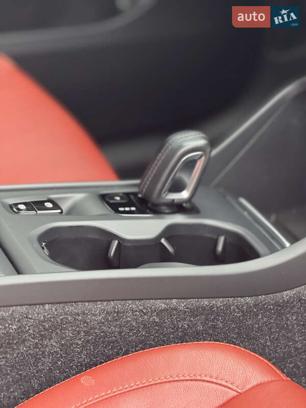 Позашляховик / Кросовер Volvo XC40 2019 в Львові