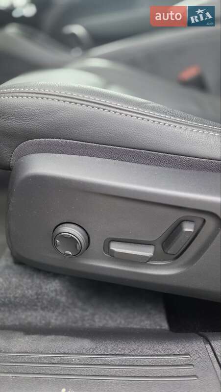 Позашляховик / Кросовер Volvo XC40 2024 в Самборі