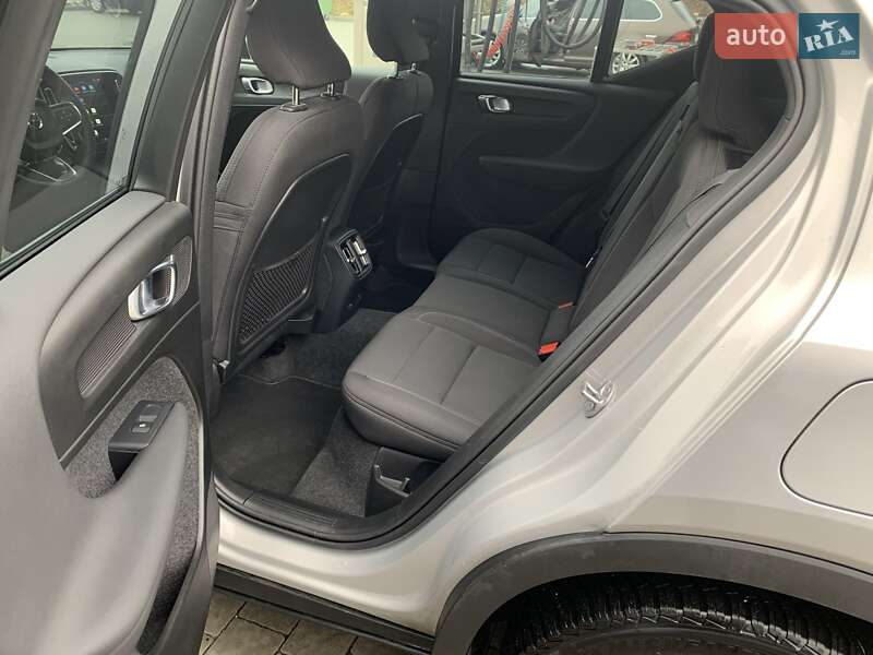 Позашляховик / Кросовер Volvo XC40 2024 в Львові фото 17 Позашляховик / Кросовер Volvo XC40 2024 в Львові