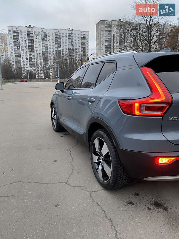 Внедорожник / Кроссовер Volvo XC40 2020 в Киеве