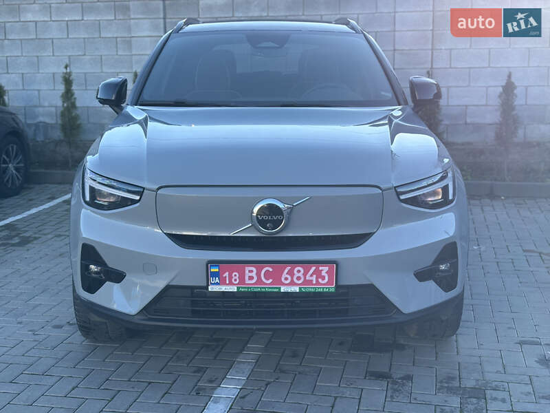 Внедорожник / Кроссовер Volvo XC40 2024 в Ровно