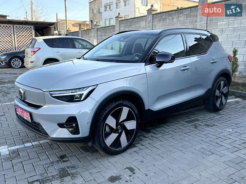 Внедорожник / Кроссовер Volvo XC40 2024 в Ровно