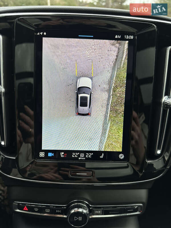 Внедорожник / Кроссовер Volvo XC40 2022 в Новояворовске
