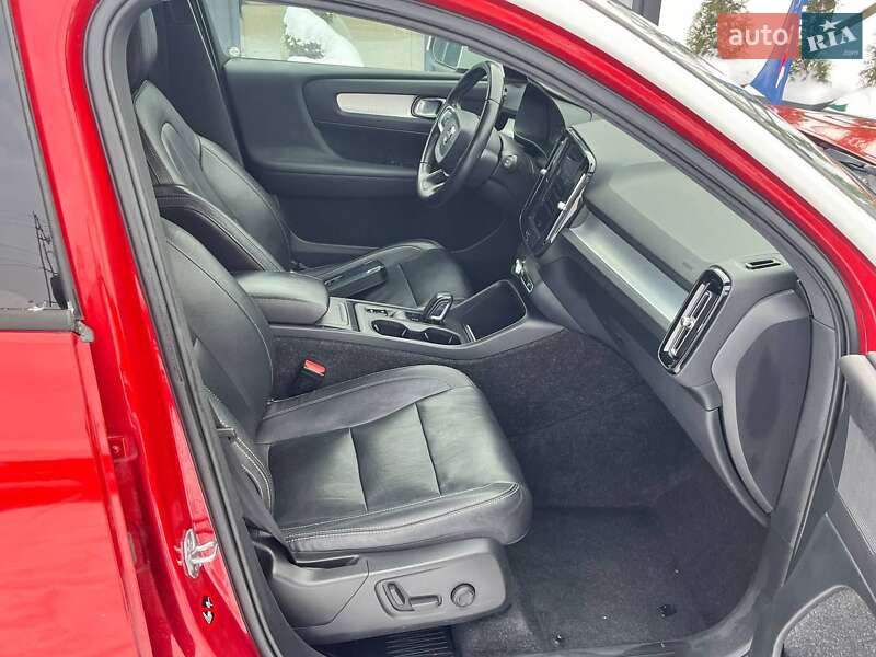 Внедорожник / Кроссовер Volvo XC40 2019 в Луцке