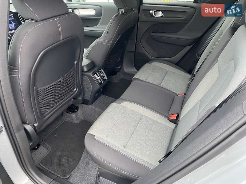 Внедорожник / Кроссовер Volvo XC40 2024 в Киеве фото 17 Внедорожник / Кроссовер Volvo XC40 2024 в Киеве