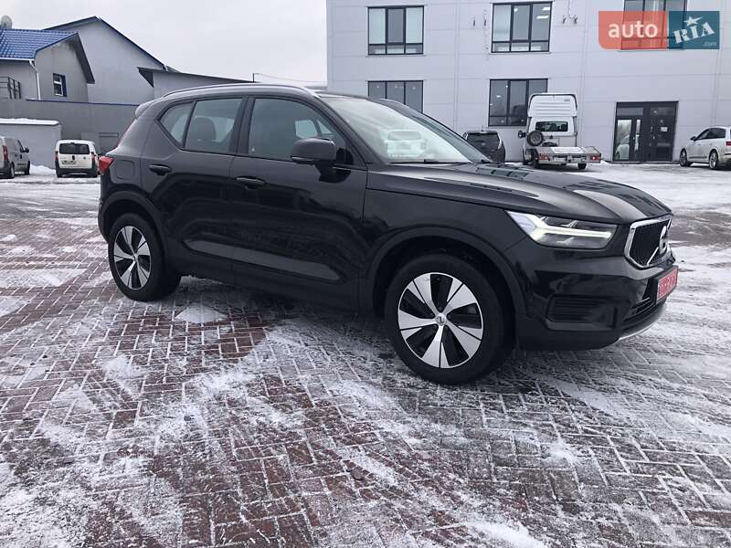 Внедорожник / Кроссовер Volvo XC40 2020 в Ровно