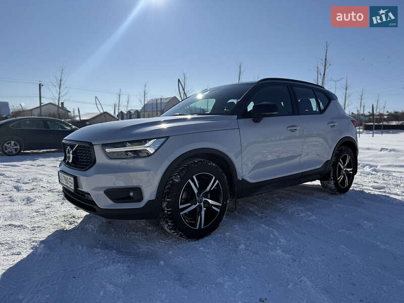 Позашляховик / Кросовер Volvo XC40 2021 в Бучі