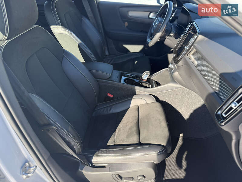 Позашляховик / Кросовер Volvo XC40 2021 в Бучі