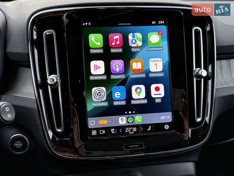 Внедорожник / Кроссовер Volvo XC40 2024 в Киеве