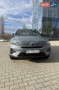 Внедорожник / Кроссовер Volvo XC40 2023 в Ровно