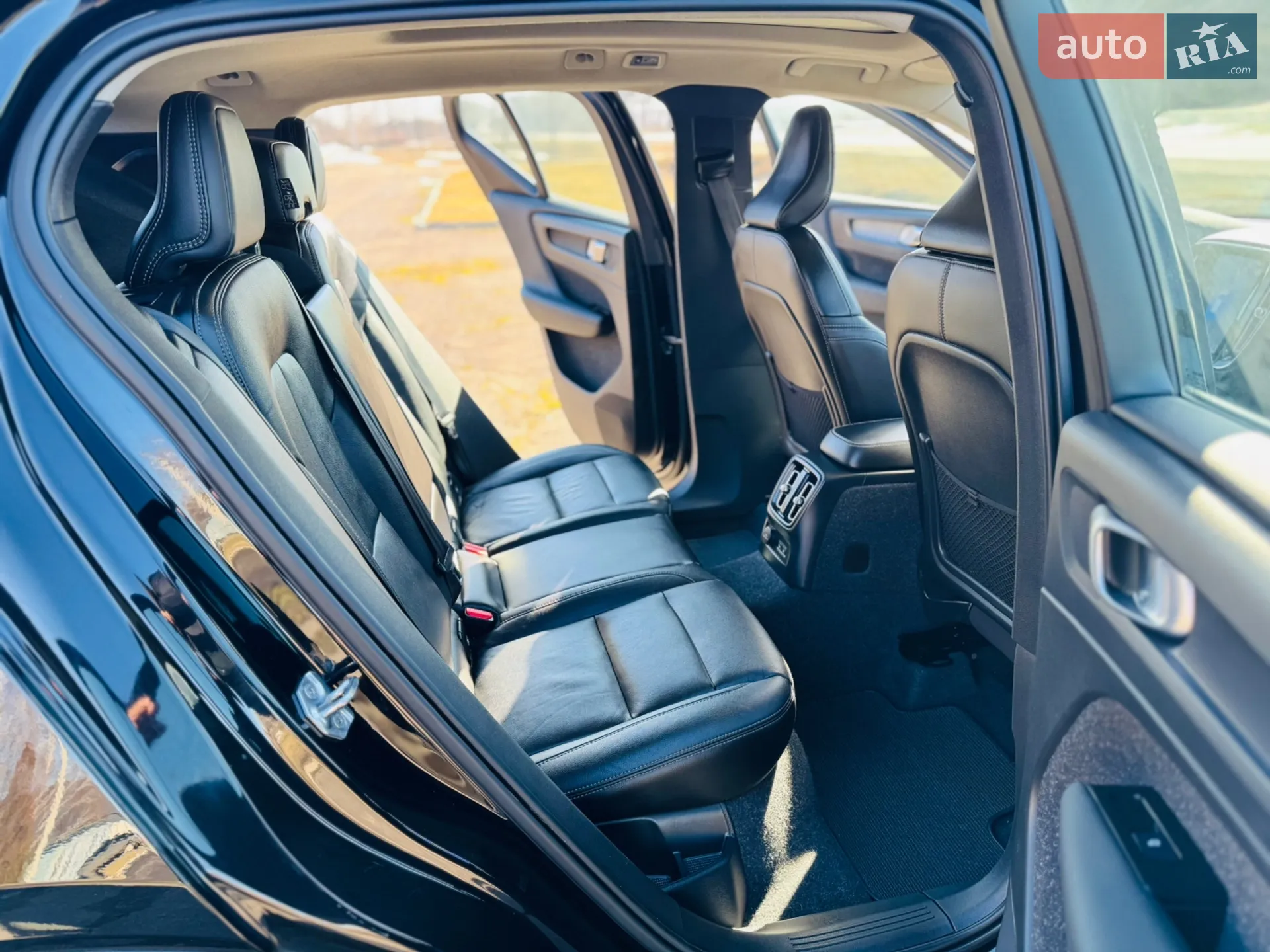 2021 Volvo XC40 - мініатюра 17
