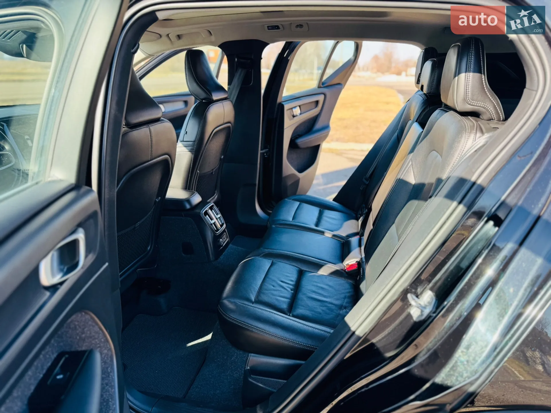 2021 Volvo XC40 - мініатюра 18